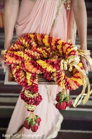 The tradition of varmala, a beautiful garland of flowers used in indian weddings comes from the ancient times, denoting a proposal of marriage. 70 Ideas For Indian Wedding Garland Designs Wedding Ideas