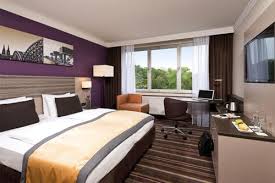 150 gästezimmer und sechs konferenzräume für veranstaltungen mit 6 bis 600 teilnehmern stehen zur verfügung. Holiday Inn Koln Am Stadtwald In Koln In Das Ortliche