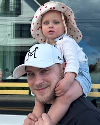 From our Pack to yours, we're wishing all of the dads out there a Happy  Father's Day 🐾