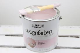 Enthält die farbe genug pigmente und ausreichend bindemittel, können sie damit selbst knallrote oder schwarze wände überstreichen. Diy Wande Mit Rand Richtig Streichen Inkl Tipps Und Tricks Roomtour