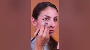 tutorial porcelanowa lalka, pęknięcia na twarzy, iluzja makijażowa