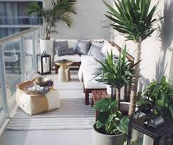 Balkon 30 Gemutliche Dekoideen Fur Den Aussenbereich In 2020 Kleine Gartenmobel Wohnung Balkon Dekoration Kleine Terrasse Design