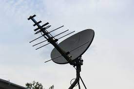 I Turned My Satellite Dish Into A Badass Hdtv Antenna Hdtv Antenna Diy Tv Antenna Satellite Dish