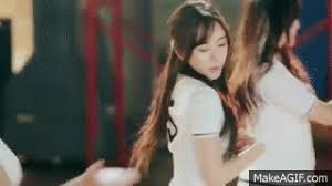 Choa, jimin, yuna, youkyung, hyejeong, mina, seolhyun and chanmi.youkyung left the group in 2016, while choa left in 2017 due to mental health reasons, followed by mina in 2019 to pursue her acting career, and jimin in 2020 due to. Hd Aoa Heart Attack Mina Focus On Make A Gif