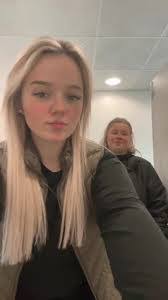 Leah Begley's Instagram, Twitter & Facebook