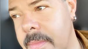 Productor, actor y director Edwin Ocasio publica libro