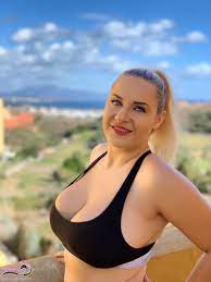 DollyFox 🔞FanPage on X: On the last day of 2019 got >11k folowers  #FanPage of #DollyFox 👍 #TeamDollyFox thanks all folowers 👍  🦊🔥👸🦊🔥👸🦊🔥👸🦊🔥👸 @dollyliciousfox @RealDollyFox  🔥🦊👸🔥🦊👸🔥🦊👸🔥🦊👸 #membership t.co5f0DV88HiS https ...