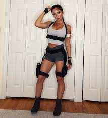 Diy Lara Croft Detailed How To Lara Croft Costume Halloween Halloween Outfits Hot Halloween Costumes