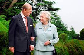 Prins philip is geboren op het griekse eiland corfu in het plaatsje mon repos. Queen Elizabeth En Prins Philip De Romance Die Nooit Had Mogen Zijn Maar Niet Tegen Viel Te Houden Prins Philip 1921 2021 Ad Nl
