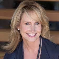 Amy Dewall's Instagram, Twitter & Facebook