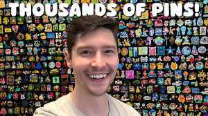 Browsing THOUSANDS of Disney Pins at Pin HQ! (Traders and Collectors  PARADISE!)