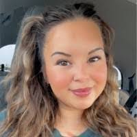 Samantha Bays's Instagram, Twitter & Facebook