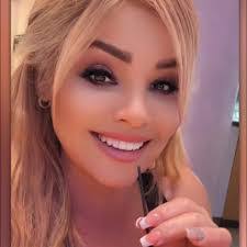 Linette Fernandez's Instagram, Twitter & Facebook