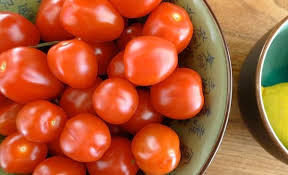 10 Etapes Simples Pour Faire Pousser Entre 15 Et 30 Kilos Par Pied De Tomates Tomates Pied De Tomate Fruits Et Legumes