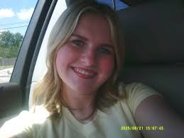 madelyn avery 💌 (@madelyn.avery)'s videos with foreign