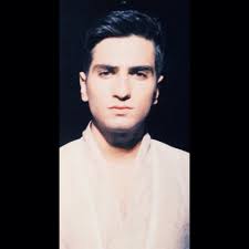 تدور الأحداث حول ضابط الشرطة زين، الذي يدخل في مواجهة شرسة مع هتلر، وهو رجل أعمال صعيدي يعمل في التجارة غير المشروعة، فيشتد الصراع بين الاثنين، ويحاول كلا منهما الإيقاع بغريمه، وعلى صعيد آخر يجد زين نفسه في صراع بين حب امرأتين إحداهما ابنة عمه. Ø¨Ø§Ù„ØµÙˆØ± ÙˆØ§Ù„ÙÙŠØ¯ÙŠÙˆ ØªØ¹Ø±ÙÙˆØ§ Ø¹Ù„Ù‰ Ù…Ø­Ù…Ø¯ Ø§Ù„Ø´Ø±Ù†ÙˆØ¨ÙŠ Ø§Ù„Ø°ÙŠ Ø®Ø·Ù Ø§Ù„Ù‚Ù„ÙˆØ¨ Ù…Ø¹ ØµØ§Ø­Ø¨Ø© Ø§Ù„Ø³Ø¹Ø§Ø¯Ø© Ù…Ø¬Ù„Ø© Ù‡ÙŠ