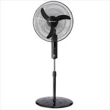 Equipped with a powerful motor, this pedestal fan ensures a high speed of 1300 rpm. Fans The Design Bridge
