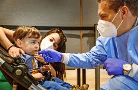 Seit elf wochen befindet sich köln in einer testphase im rahmen eines pilotprojektes. Corona Test Fur Kleinkinder In Fellbach Nach Schoko Und Vanille Schmeckt Auch Der Lolli Test Nicht Rems Murr Kreis Stuttgarter Zeitung