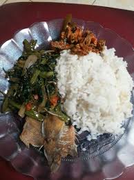 Tumis bawang merah, bawang putih dan cabai merah keriting hingga harum. Tumis Kangkung Pedes Ikan Asin My Fave Indonesia Traditional Simple Food Yummy Ide Makanan Makanan Dan Minuman Makanan Enak