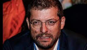 Sara manfuso e il suo compagno, il deputato del pd andrea romano, la coppia più chiacchierata del momento in italia, sono stati ospiti del programma radiofonico un giorno da pecora, condotto da. Romano Pd Contro La Raggi Vergogna Non Posso Ancora Seppellire Mio Figlio Globalist