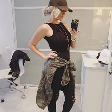 Pin By Lina Deruiter On Crazy Closet In 2020 Fashion Fashion Outfits Samantha Ravndahl