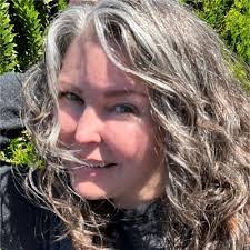 Alexandra Carmichael's Instagram, Twitter & Facebook