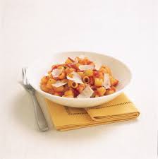 Dopo 5 minuti unire le pipe e cuocere. Pasta E Patate Con Lo Speck Sale Pepe