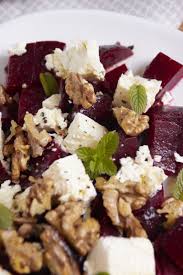 Ein Etwas Anderer Salat Mit Walnuss Feta Und Rote Beete So Lecker Vegetarier Walnuss Salat Feta Salat Rezepte Mit Feta