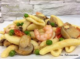 Το ιταλικό εστιατόριο mare e monti στο πανόραμα θεσσαλονίκης, φροντίζει για την άριστη ποιότητα των υλικών με γνήσια ιταλικά και ολόφρεσκα προϊόντα εποχής που επιλέγονται προσεκτικά ως mare e monti. Strascinati Mare E Monti A Tavola Con Lia