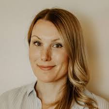 Anna Cadle's Instagram, Twitter & Facebook