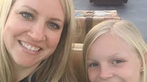 Kari Everett's Instagram, Twitter & Facebook