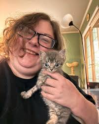 Fizz is here!! She is the most precious kitten. 🥹 🥹 She's whappy and  lovey, feisty and sweet. Her name suits her to a tee. I can't get enough of  her. Although