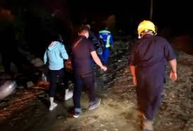 Kpkt harap proses pengambilan tanah highland towers dipercepat. Video Tanah Runtuh Dahsyat Dirakam Di Genting Highlands 200 Orang Dipercayai Terkandas