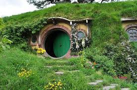 Costruisci La Tua Casa Ecologica 5 Idee A Cui Ispirarsi Casa Hobbit Earthship Case