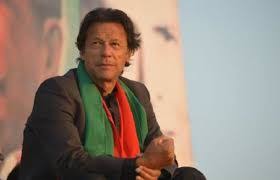 آخری ماہ میں گلیاں نالیاں پکی کرکے اگلے 5 سال پکے کرنے کا موسم آگیا ہے عمران خان Imran Khan Imran Khan Pakistan Khan