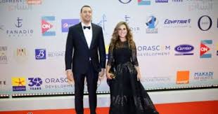 أعلن الداعية الديني معز مسعود، مساء الأربعاء، زواجه من الفنانة المصرية شيرى عادل، مؤكداً عبر بيان صحفي، أن الزواج تم منذ عدة شهور، عقب انفصاله عن زوجته السابقة بسنت نور الدين، معز مسعود أنتج مسلسل السهام المارقة، وشارك في الجزء الأول Ø´ÙŠØ±Ù‰ Ø¹Ø§Ø¯Ù„ ØªØ­Ø¶Ø± Ø§ÙØªØªØ§Ø­ Ø§Ù„Ø¬ÙˆÙ†Ø© Ø§Ù„Ø³ÙŠÙ†Ù…Ø§Ø¦Ù‰ Ø¨ØµØ­Ø¨Ø© Ù…Ø¹Ø² Ù…Ø³Ø¹ÙˆØ¯ Ù‡Ù„ ØªØ±Ø§Ø¬Ø¹Ø§ Ø¹Ù† Ø§Ù„Ø§Ù†ÙØµØ§Ù„ Ø§Ù„ÙŠÙˆÙ… Ø§Ù„Ø³Ø§Ø¨Ø¹
