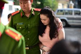 Thưa mẹ, nếu con chịu mức án cao nhất, xin mẹ đừng quá đau lòng. đứng trước hđxx trong lời nói sau cùng, bị cáo phạm bảo quân xin lỗi đến người mẹ của. Hotgirl Ngá»c Miu Phat TÆ°á»›ng Ä'áº¿n Toa Cung NgÆ°á»i Tinh VÄƒn Kinh DÆ°Æ¡ng Trong Phien Xá»­ Ä'áº¡i An Ma Tuy Viá»‡t Nam Má»›i