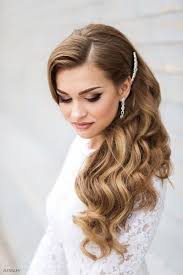 We started hollywood glam hair because we believe that every woman deserves the chance to experience what it's like wavy, curly hair is always a fun flirty go to hair style. Side Swept Old Hollywood Glam Wedding Hairstyle Deer Pearl Flowers