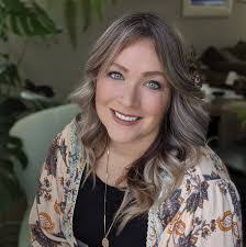 Samantha Scott's Instagram, Twitter & Facebook