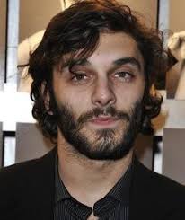 D'amour et d'eau fraîche) is a 2010 french drama film written and directed by isabelle czajka.3. Living On Love Alone Cast Crew On Mubi