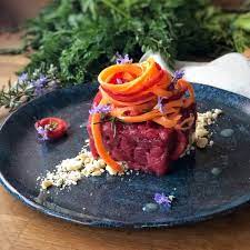 Maybe you would like to learn more about one of these? Tartare Di Manzo E Spaghetti Di Carote Al Condimento Bianco La Luna Sul Cucchiaio