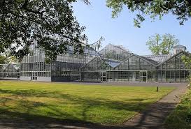 Jahrhundert und ist somit gemeinsam mit pisa, padua und florenz einer der ältesten universitätsgärten der welt. File Botanischer Garten Leipzig Gewachshauser 2015 Jpg Wikipedia