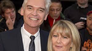 Phillip Schofield 'buys £2million bachelor pad' near Holly Willoughby's  home after 'plans to divorce wife'