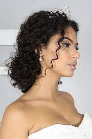 30 Wedding Hairstyles For Naturally Curly Hair Blink Bliss Super Curly Hair Curly Hair Styles Naturally Curly Hair Styles