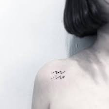 The line edges are used to depict the strength that is one of the. Pin On Minimalist Tattoo Designs