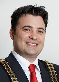 Daniel Botts's Instagram, Twitter & Facebook