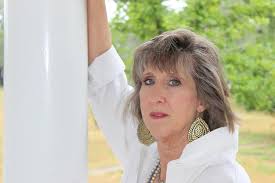 Pilly: the Little pill bug with Big secrets: Williams, Monterrey, Winkler,  Toni, Osborn, Laura: 9781515151197: Amazon.com: Books