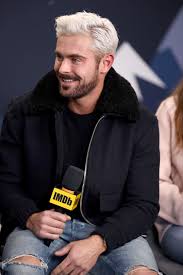 Zac Efron Is The Latest Hollywood Man To Go Platinum Platinum Blonde Hair Men White Hair Men Men Hair Color
