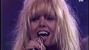 LESLIE MANDOKI & EVA SUN