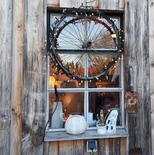 Basia Home Garten Deco On Instagram Ein Lichterkranz Schnell Gemacht Man Braucht Ein Fahrrad Rad Und Eine Lichterkette Die Li Old Wagons Wagon Wheel Decor
